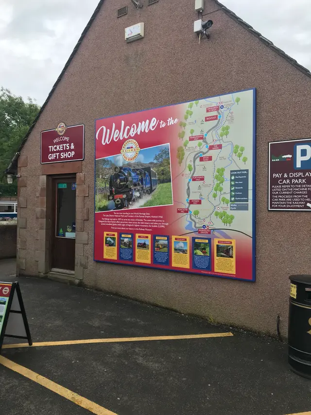 Large entrance tray sign